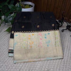 Moona silk with Meenakari